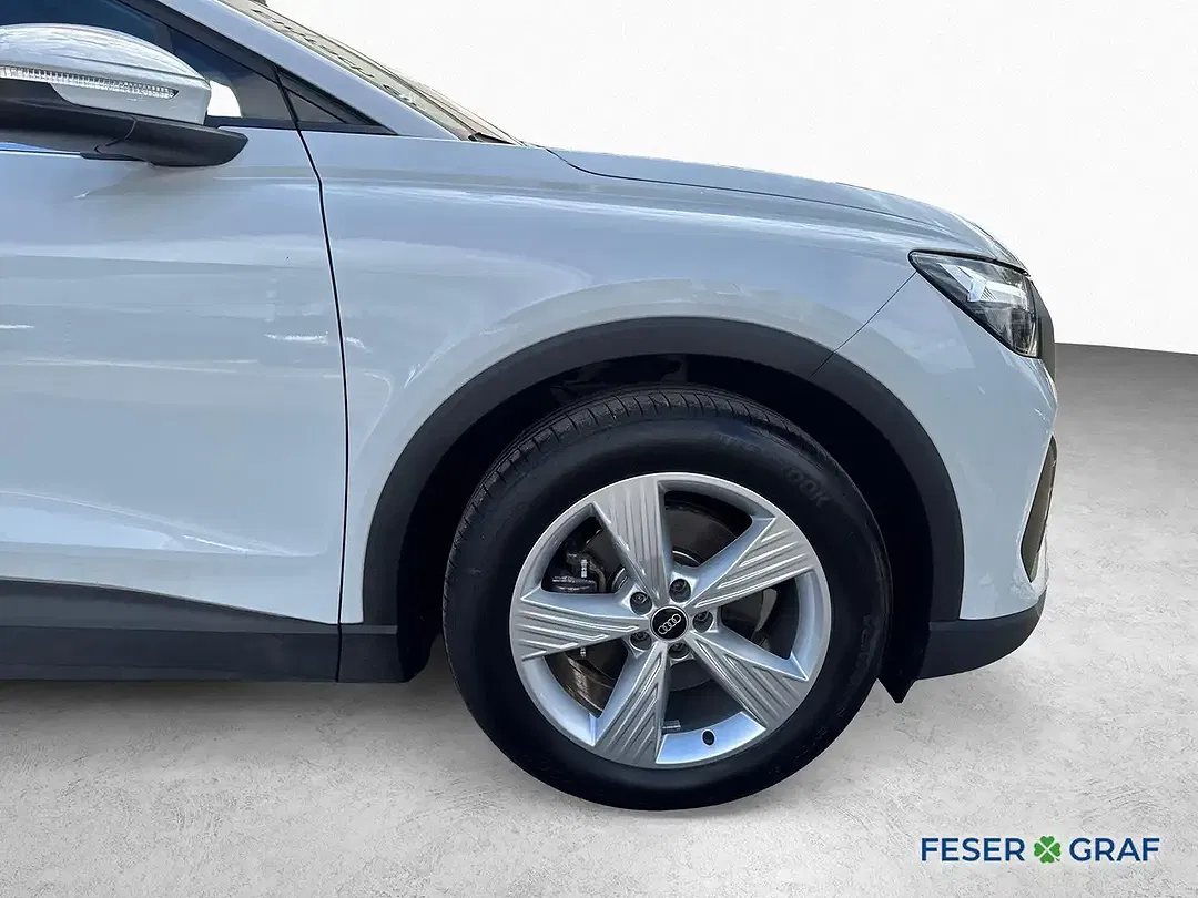 Audi Q4 e-tron 35 - Thumbnail 4