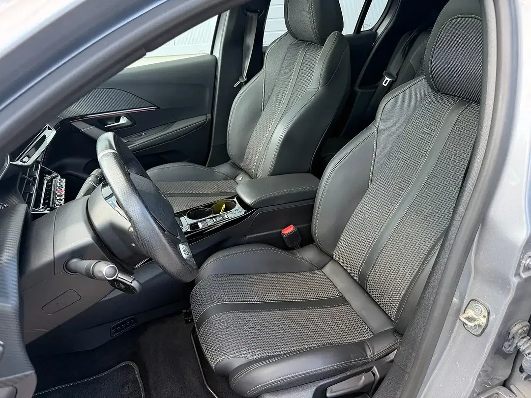 Peugeot 208 GT - foto 15