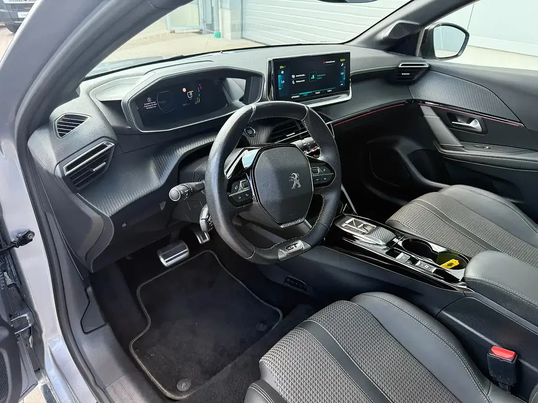 Peugeot 208 GT - Thumbnail 7