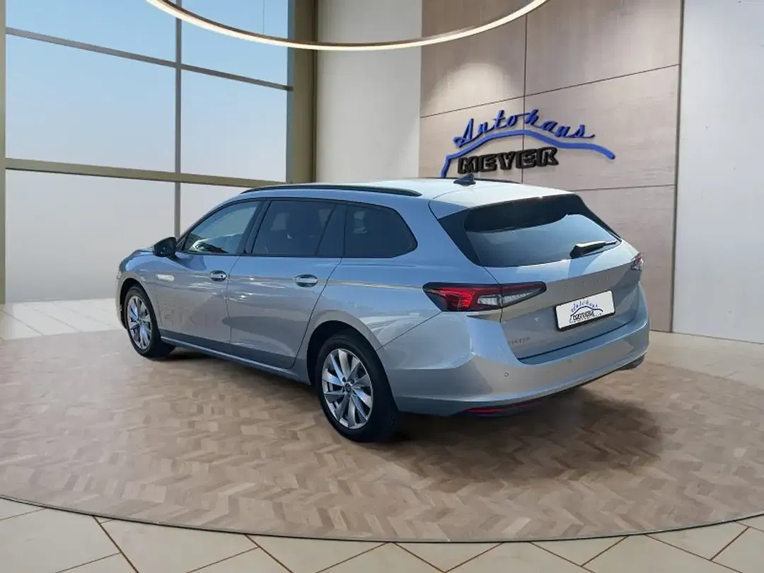 Skoda Superb 2.0 TDI DSG Combi - Thumbnail 3