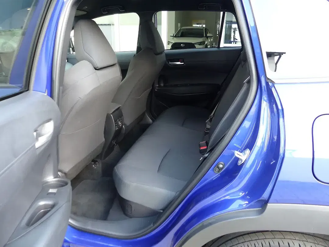 Toyota Corolla Cross Hybrid Business Edition - Thumbnail 11