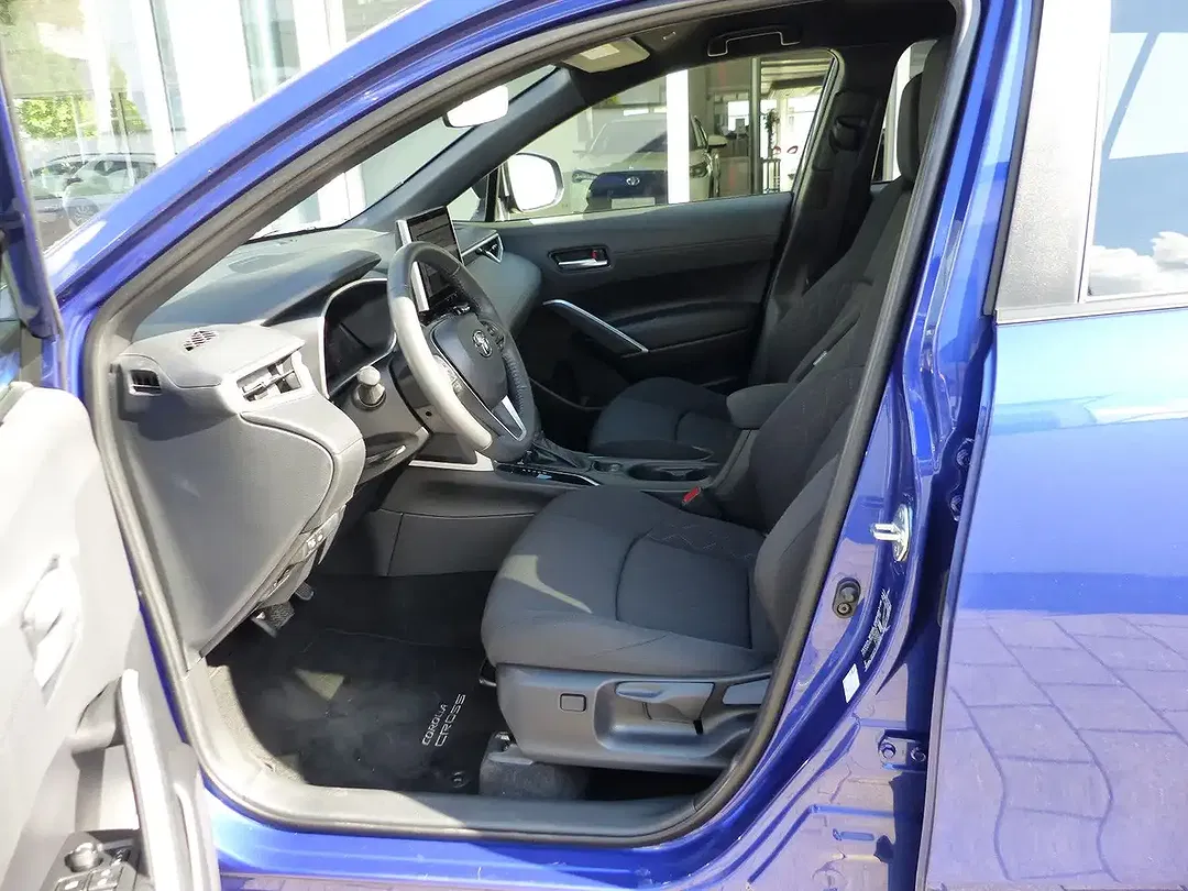 Toyota Corolla Cross Hybrid Business Edition - Thumbnail 12