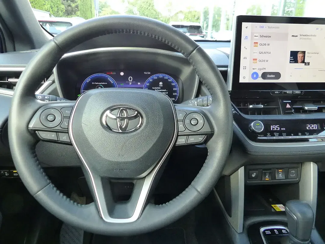 Toyota Corolla Cross Hybrid Business Edition - Thumbnail 13
