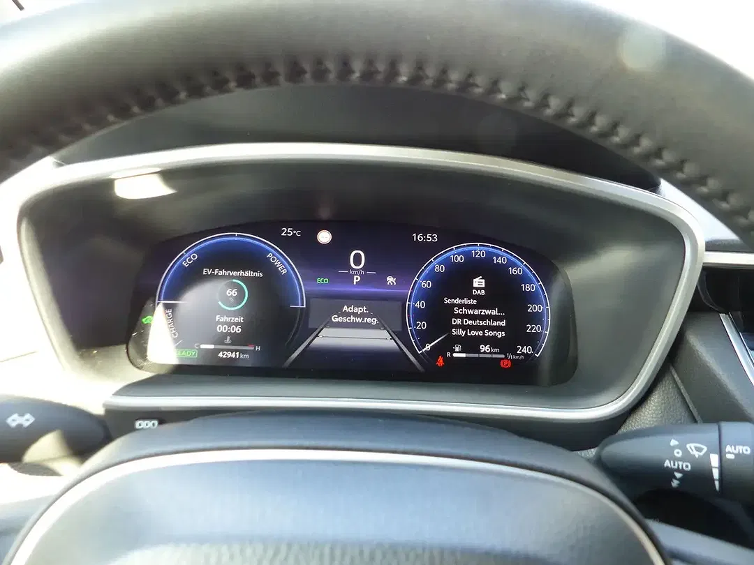 Toyota Corolla Cross Hybrid Business Edition - Thumbnail 14