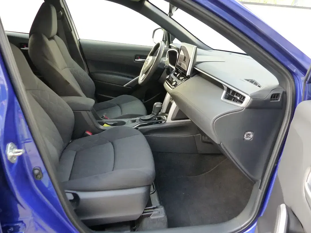 Toyota Corolla Cross Hybrid Business Edition - Thumbnail 6