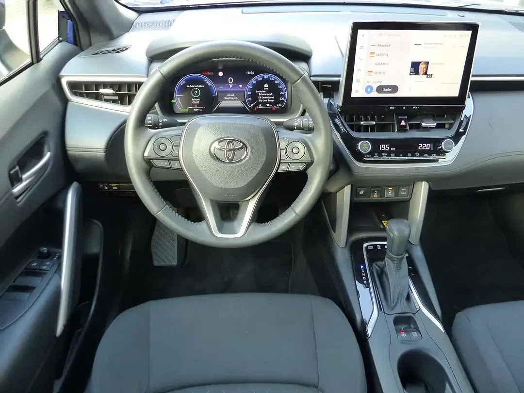 Toyota Corolla Cross Hybrid Business Edition - Thumbnail 9