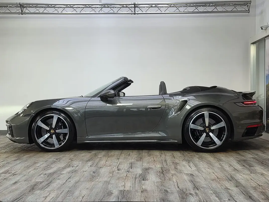 Porsche 992 Turbo Cabriolet - Thumbnail 3