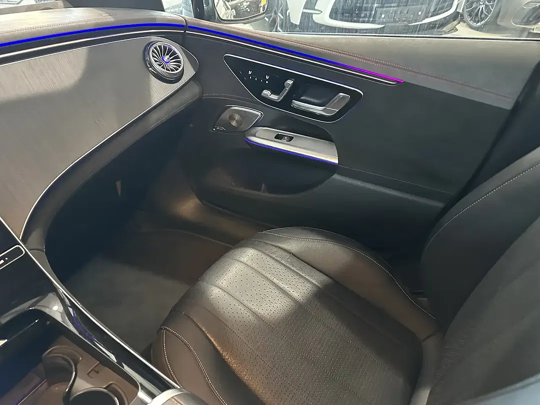 Mercedes-Benz EQE 350 AMG - Thumbnail 18