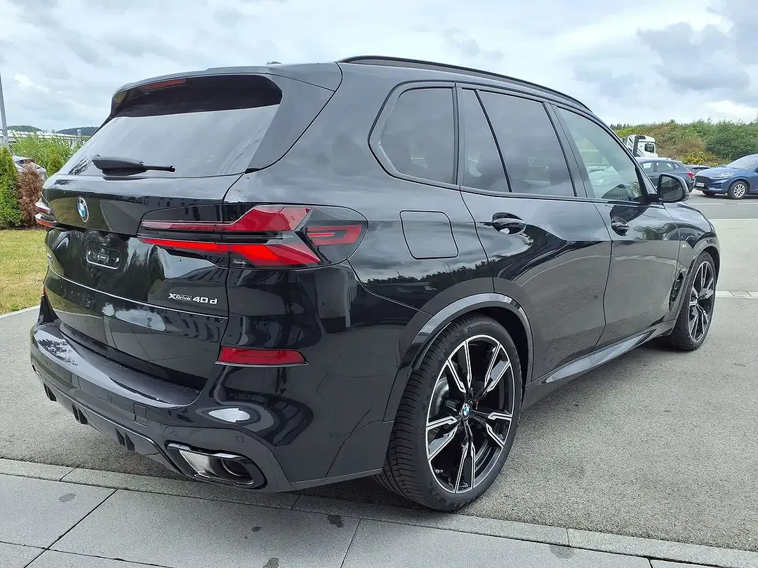 BMW X5 M Pro - Thumbnail 3