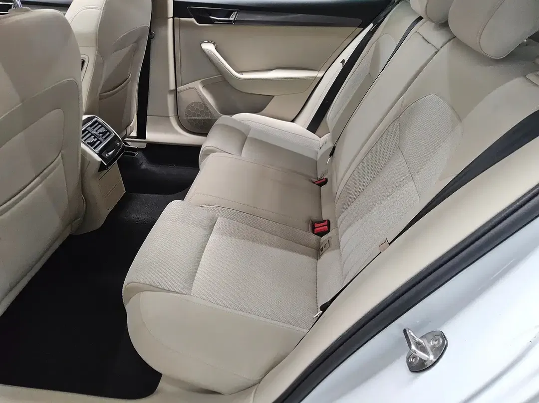 Skoda Superb 1.4 TSI iV Style - Thumbnail 13