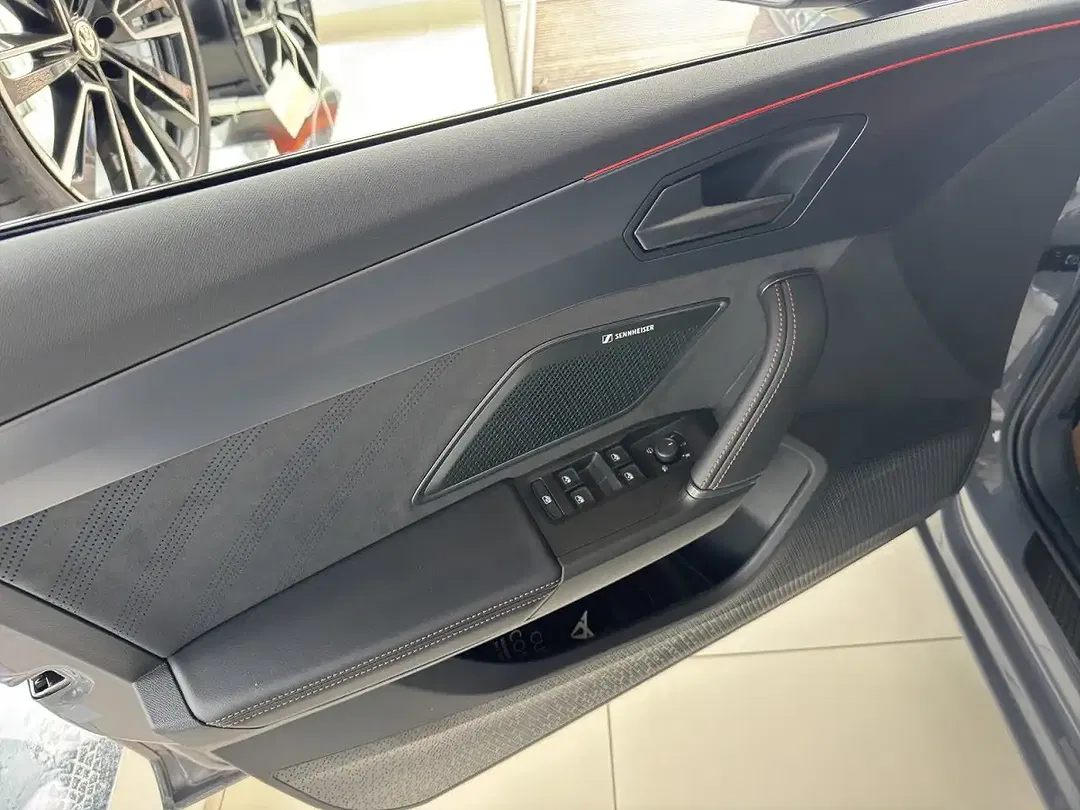 CUPRA Leon 2.0 TSI VZ Matrix LED - Thumbnail 10