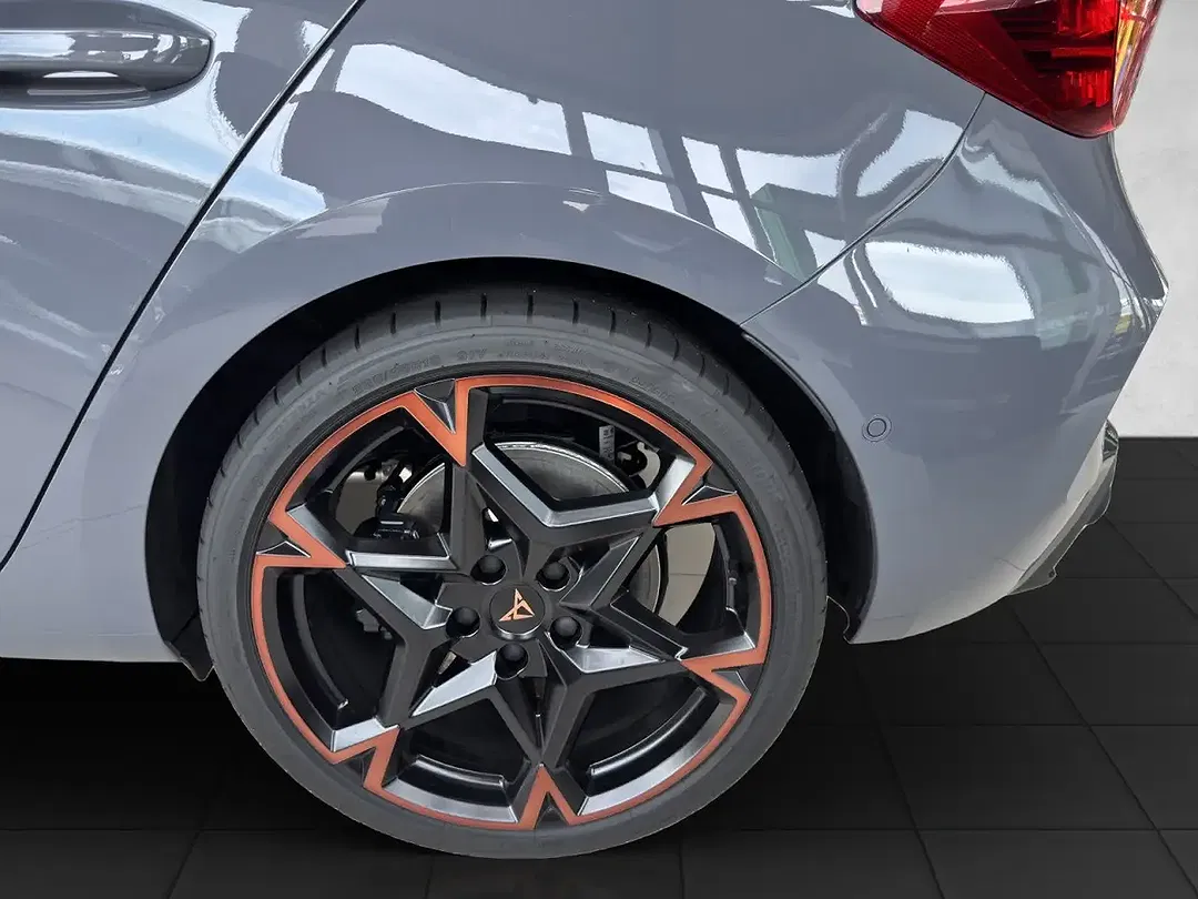 CUPRA Leon 2.0 TSI VZ Matrix LED - Thumbnail 3