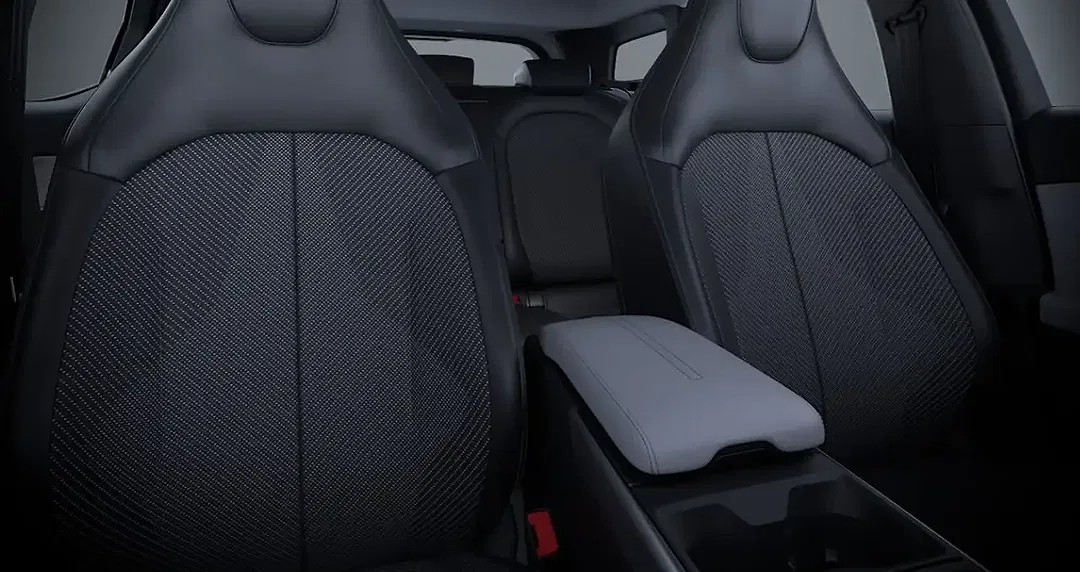 Ford Explorer Extended Range 4x4 - Thumbnail 6