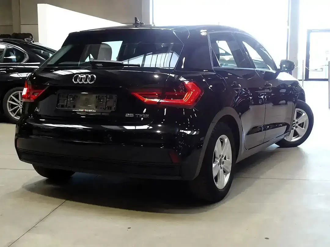Audi A1 Sportback - Thumbnail 3