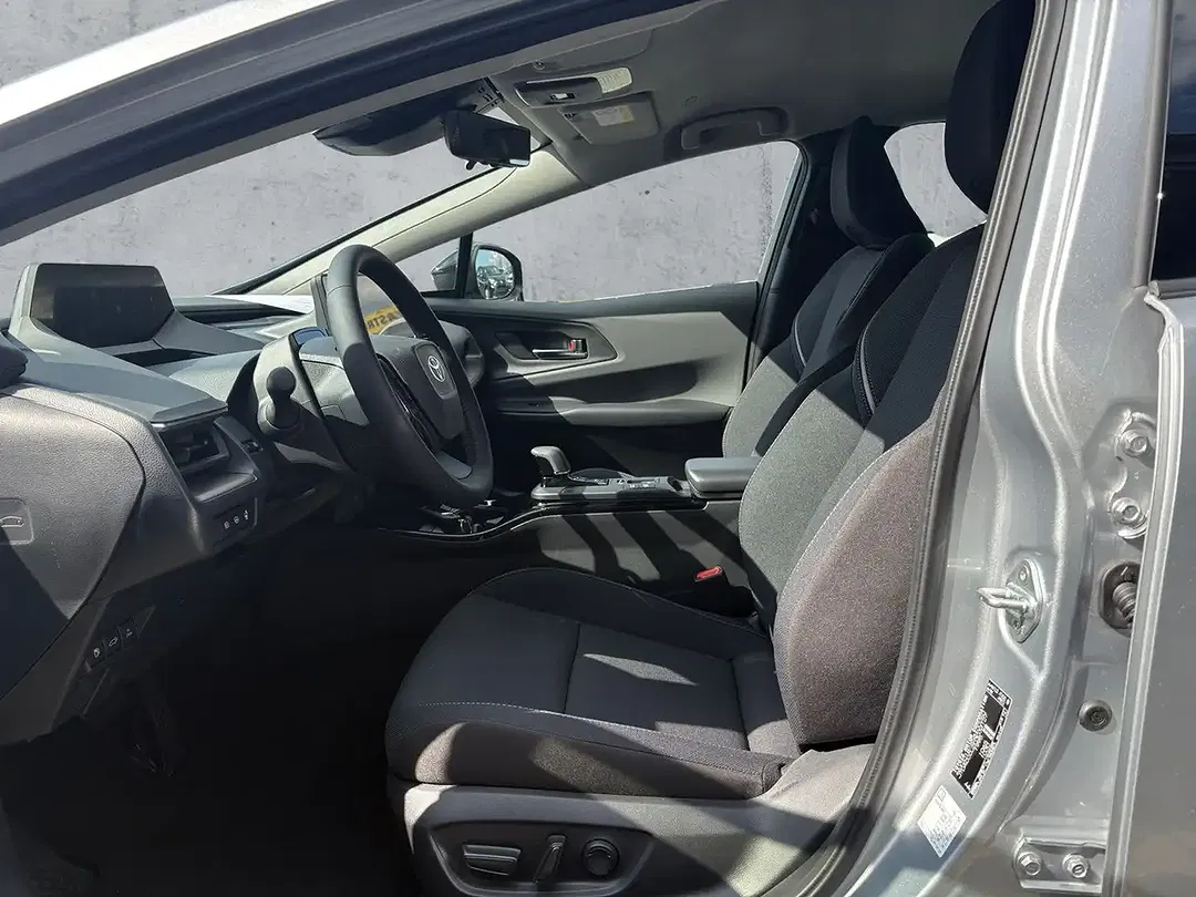 Toyota Prius Hybrid Executive - Thumbnail 12