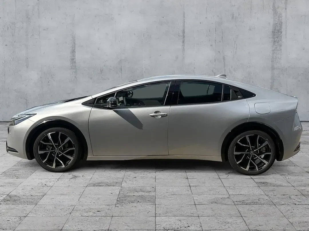 Toyota Prius Hybrid Executive - Thumbnail 4