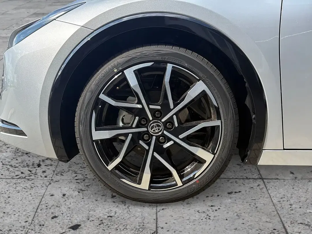 Toyota Prius Hybrid Executive - Thumbnail 8