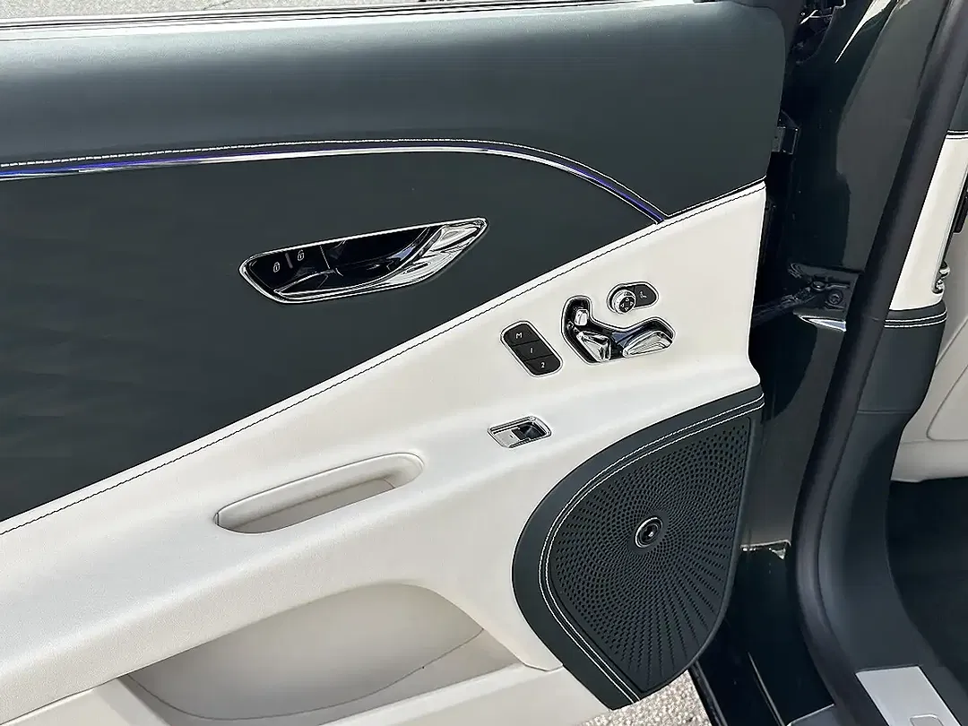 Bentley Flying Spur - Thumbnail 13