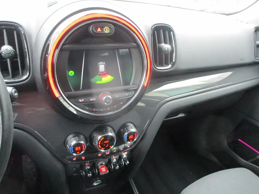 MINI One - Thumbnail 11