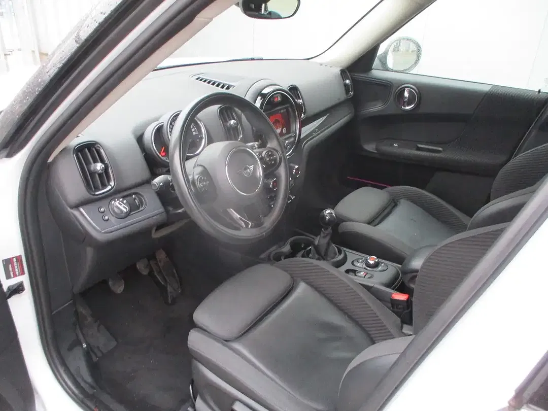 MINI One - Thumbnail 5