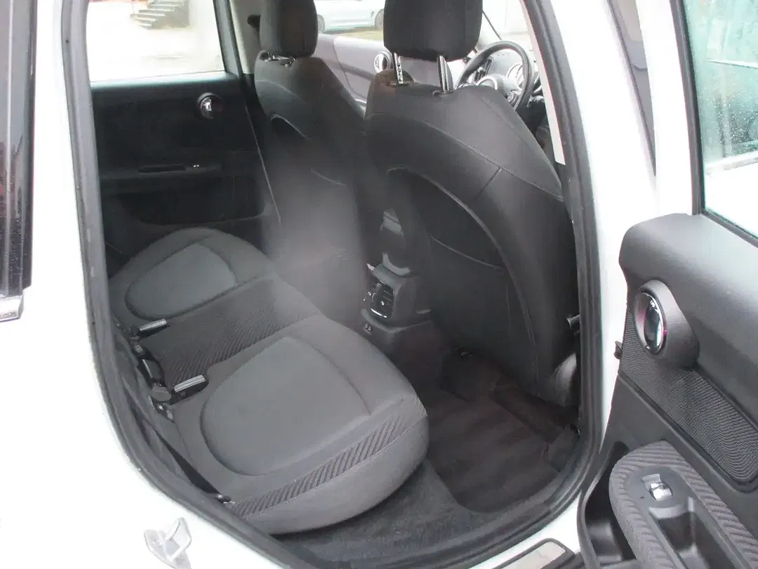 MINI One - Thumbnail 8