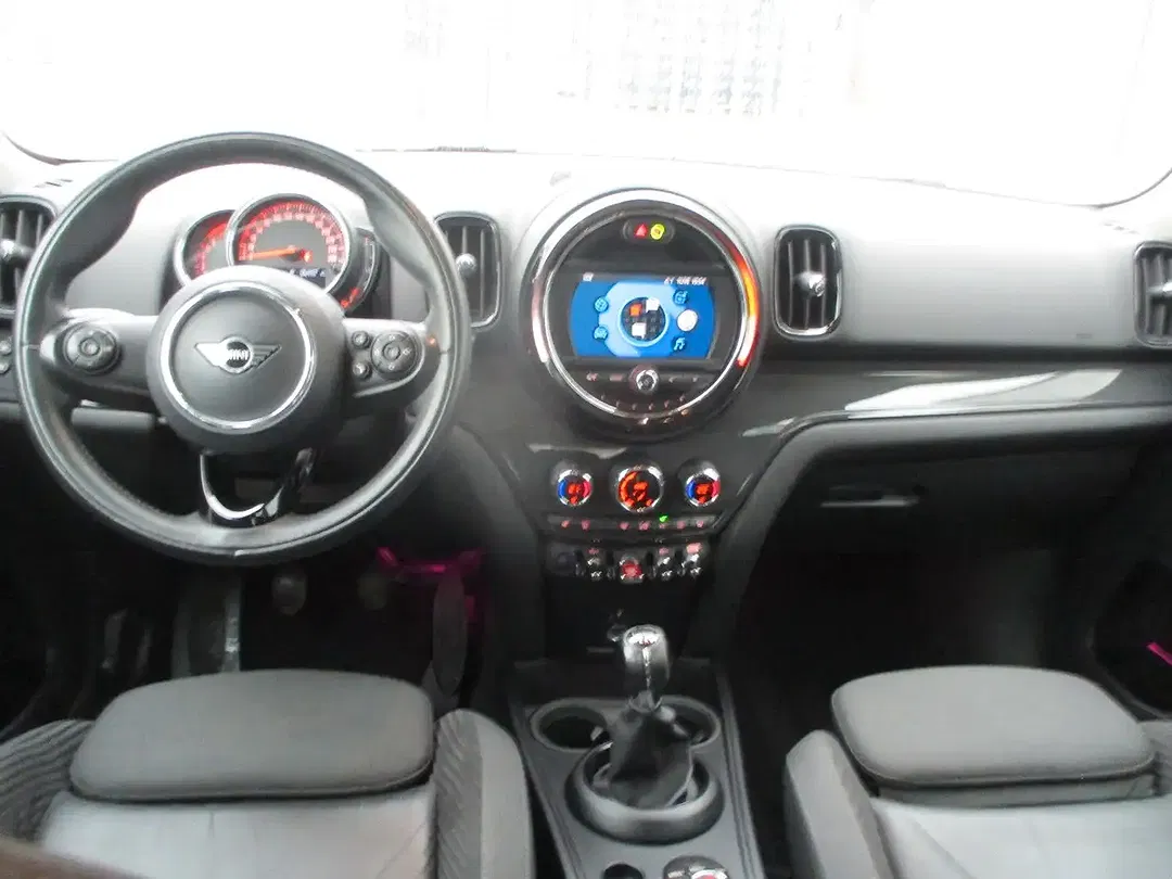 MINI One - Thumbnail 9