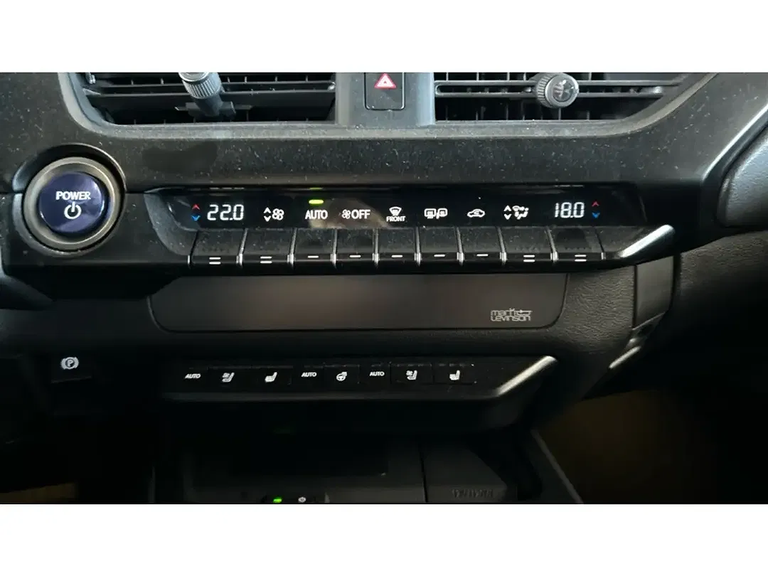 Lexus UX 300e Luxury - Thumbnail 11