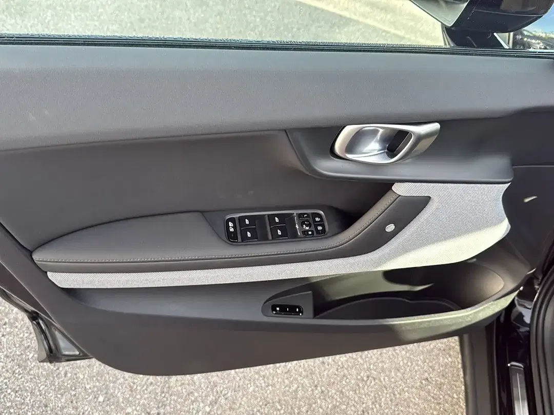 Polestar 2 Long Range - Thumbnail 9