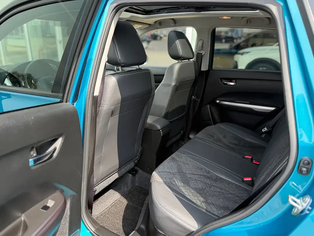 Suzuki Vitara 1.5 AGS Comfort+ - Thumbnail 8