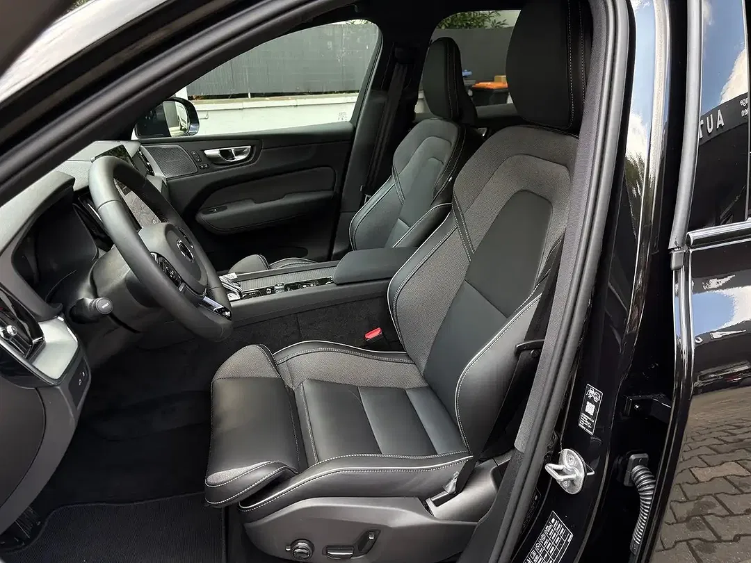 Volvo XC60 T6 AWD Plus Black Edition - Thumbnail 10