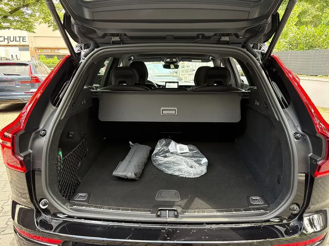 Volvo XC60 T6 AWD Plus Black Edition - Thumbnail 14