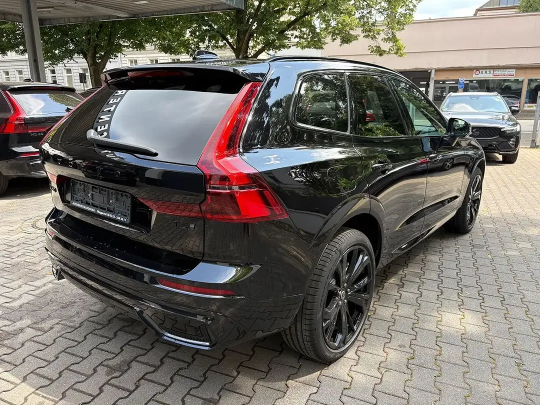Volvo XC60 T6 AWD Plus Black Edition - Thumbnail 5