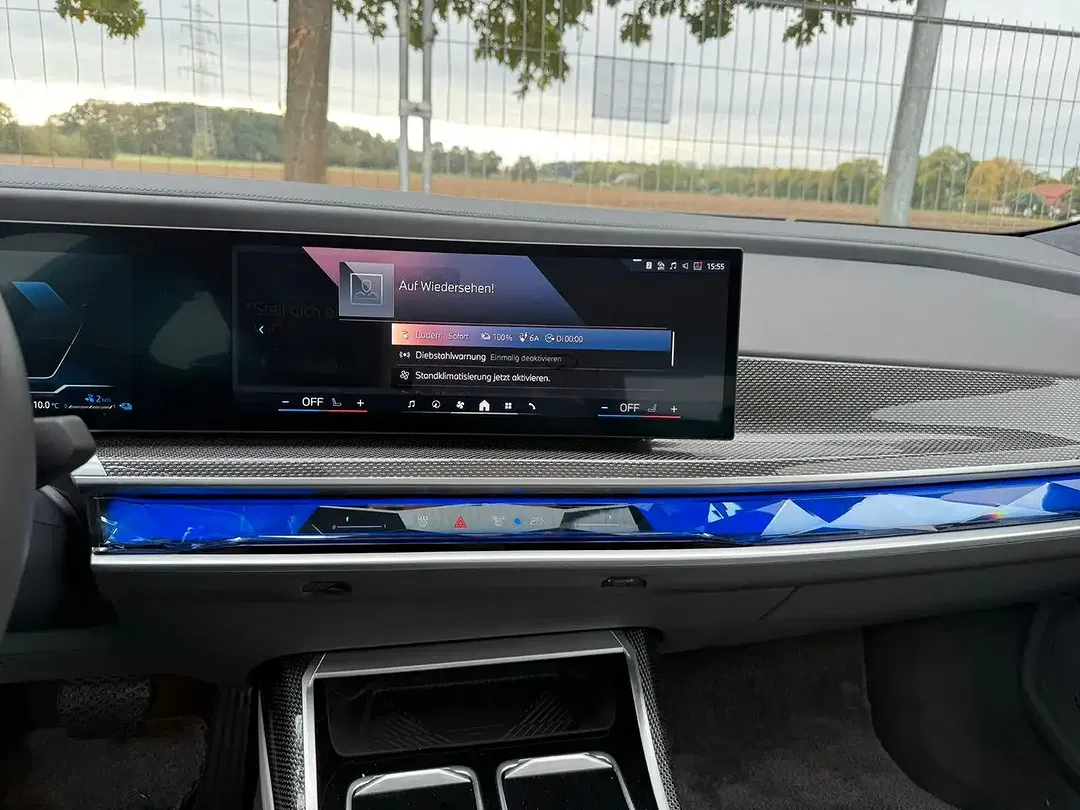 BMW 750 xDrive Lounge - Thumbnail 13