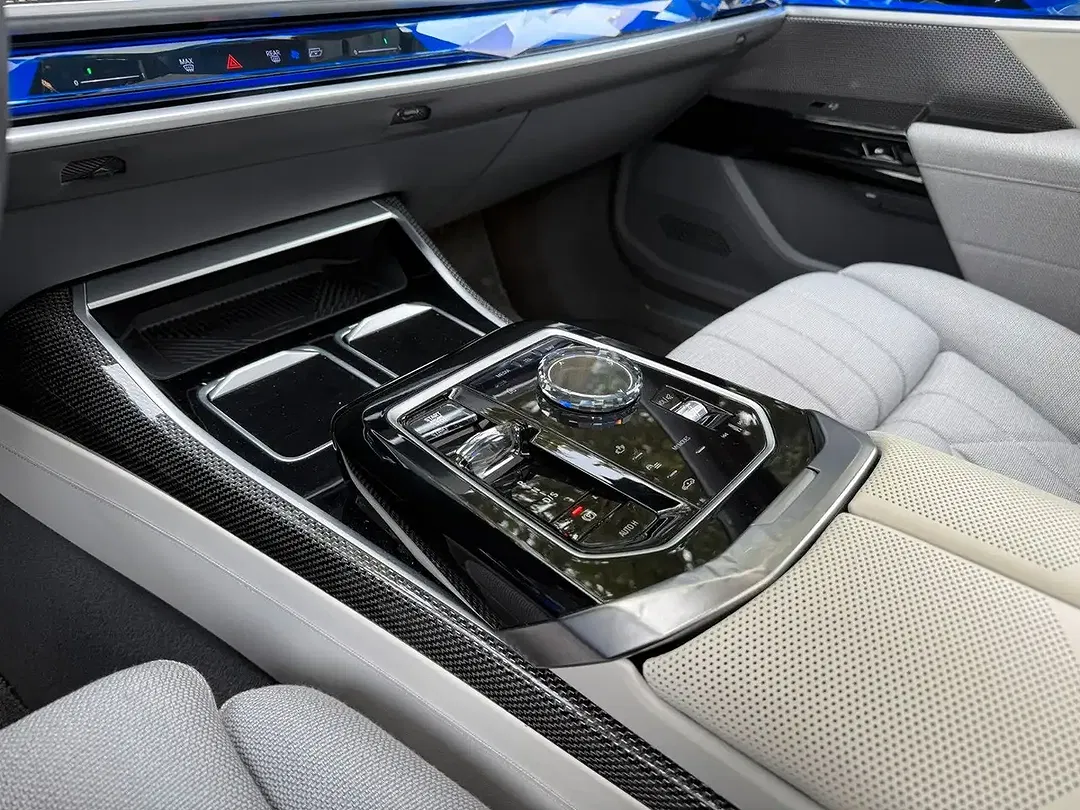 BMW 750 xDrive Lounge - Thumbnail 14