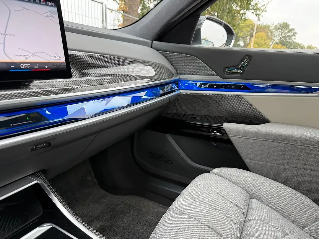 BMW 750 xDrive Lounge - Thumbnail 15