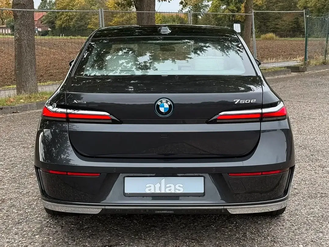 BMW 750 xDrive Lounge - Thumbnail 7
