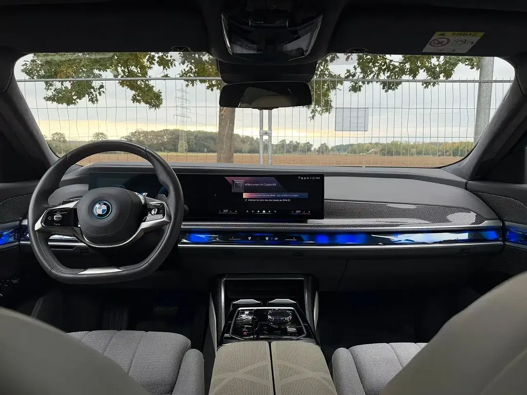 BMW 750 xDrive Lounge - Thumbnail 9