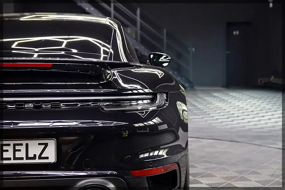 Porsche 911 Turbo - Thumbnail 10