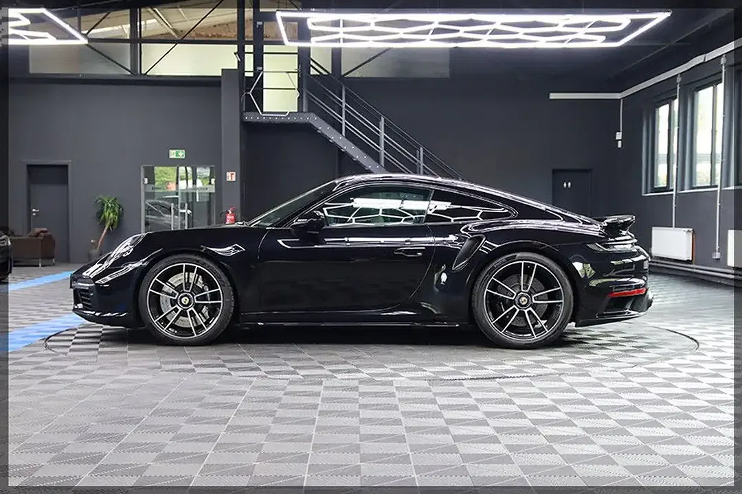 Porsche 911 Turbo - Thumbnail 6