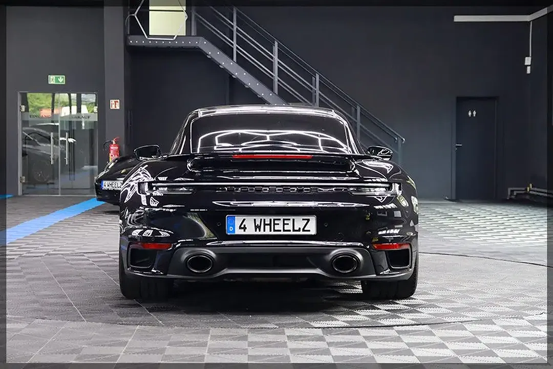 Porsche 911 Turbo - Thumbnail 8