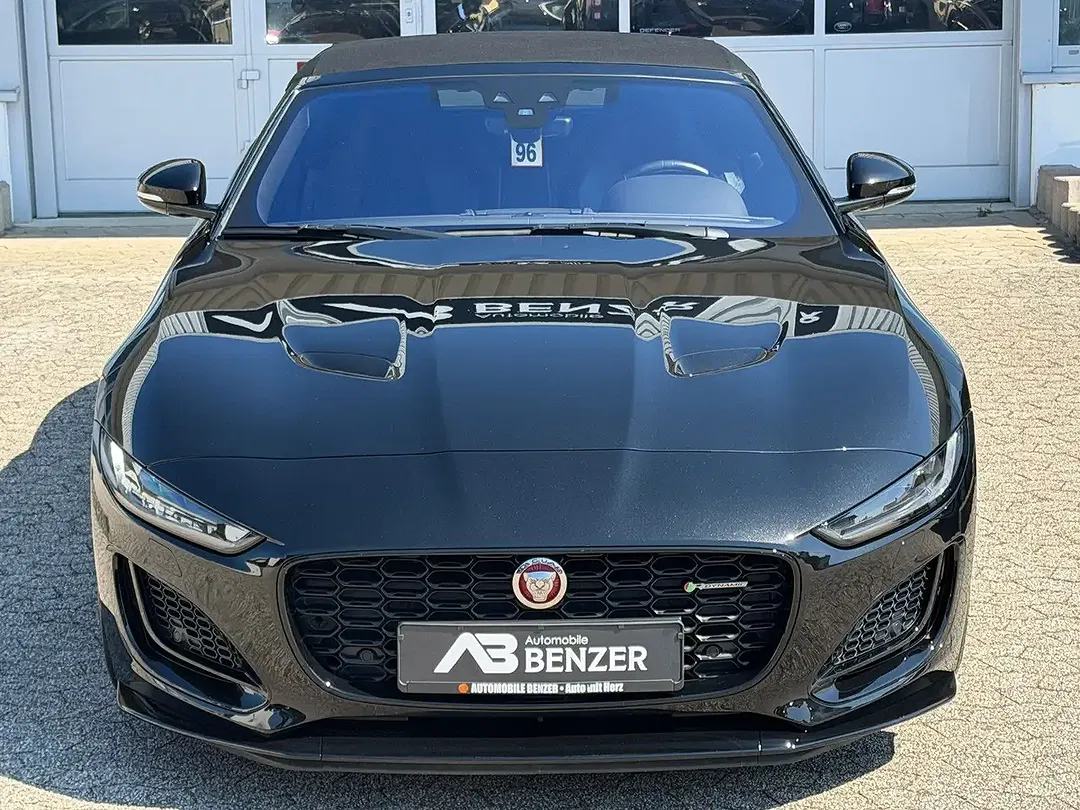 Jaguar F-Type R-Dynamic - Thumbnail 3
