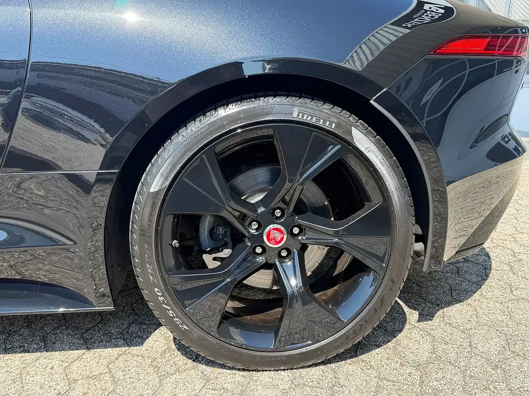 Jaguar F-Type R-Dynamic - Thumbnail 6