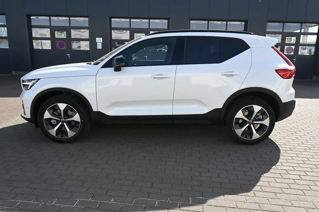 Volvo XC40 B3 Plus Dark - foto 2