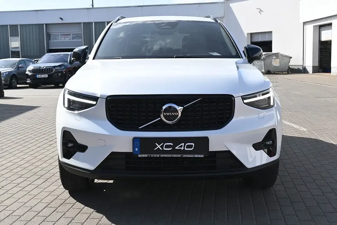 Volvo XC40 B3 Plus Dark - Thumbnail 8