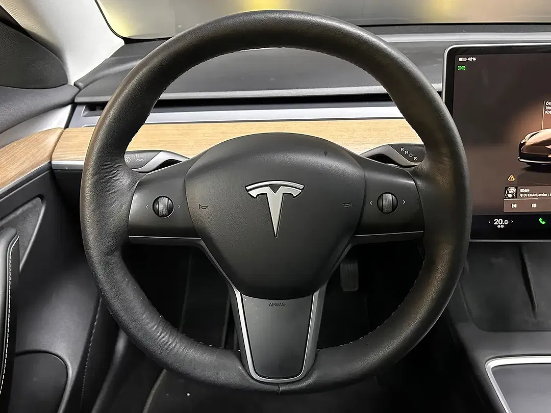 Tesla Model 3 AWD Dual Motor Long Range - foto 15