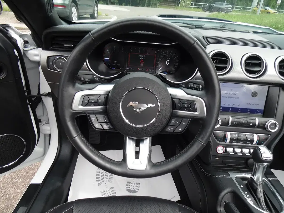 Ford Mustang - Thumbnail 9