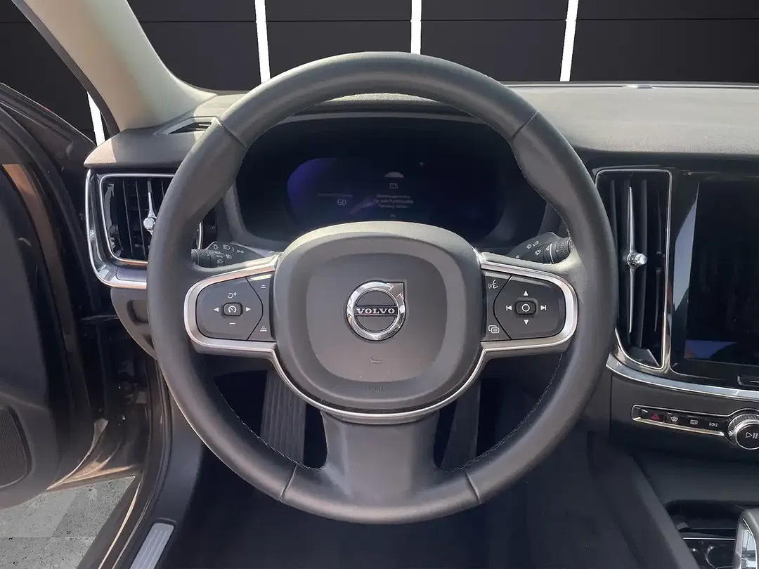 Volvo S60 Plus Dark - Thumbnail 11