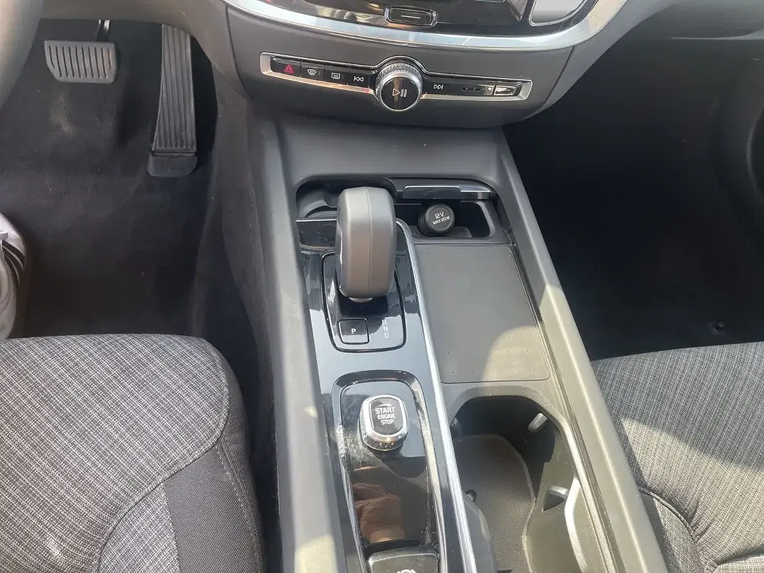 Volvo S60 Plus Dark - Thumbnail 13