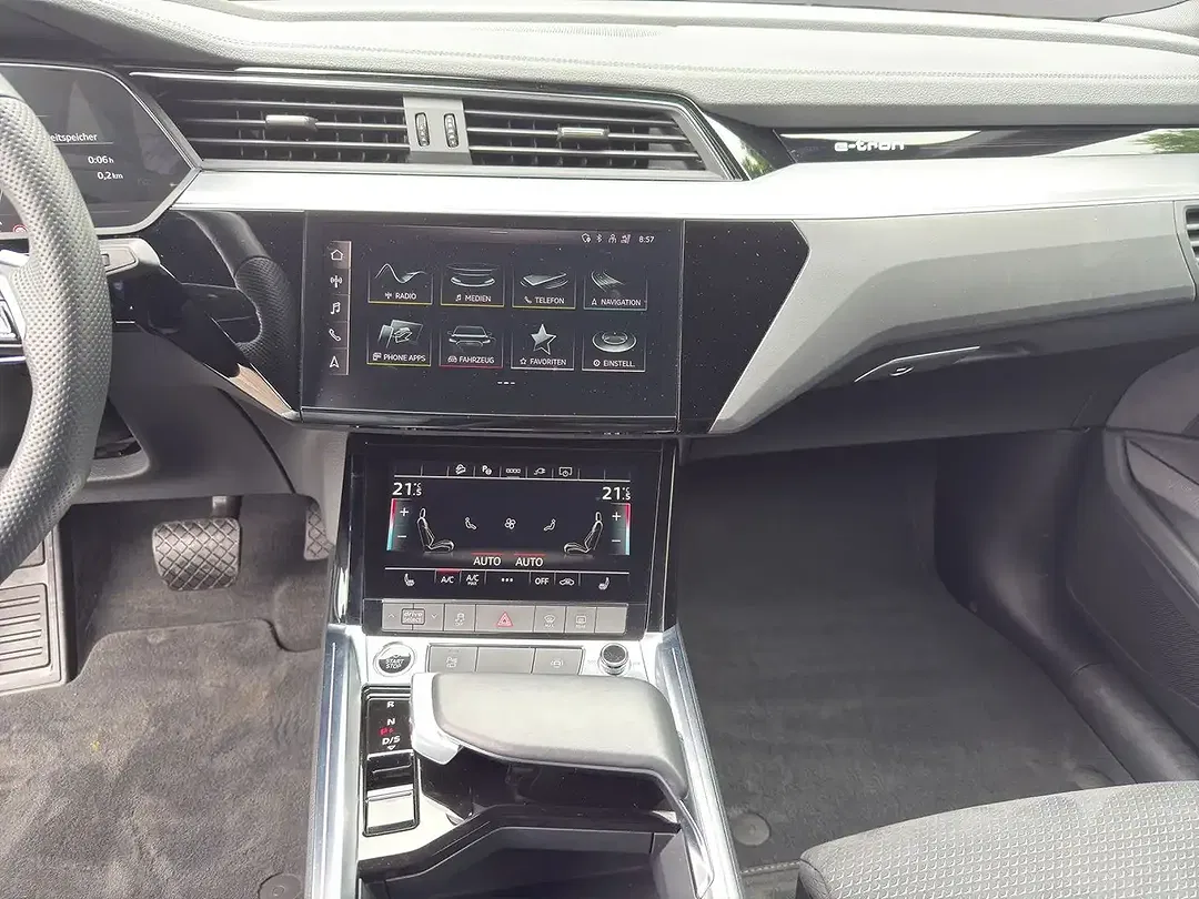 Audi e-tron 55 quattro S line - Thumbnail 11