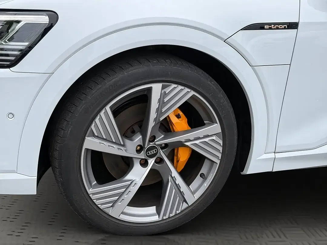Audi e-tron 55 quattro S line - Thumbnail 7